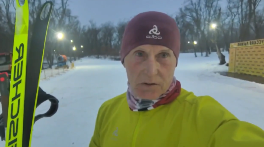 Олег Кожемяко протестировал лыжню на Русском острове