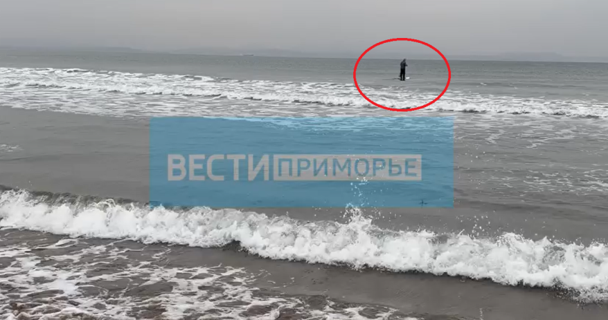 Сезон катания на сапах во Владивостоке не закрывают даже зимой