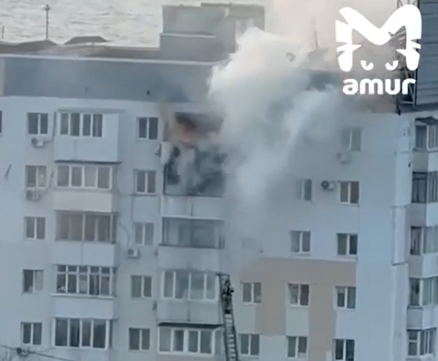 Пожар в многоэтажном доме во Владивостоке