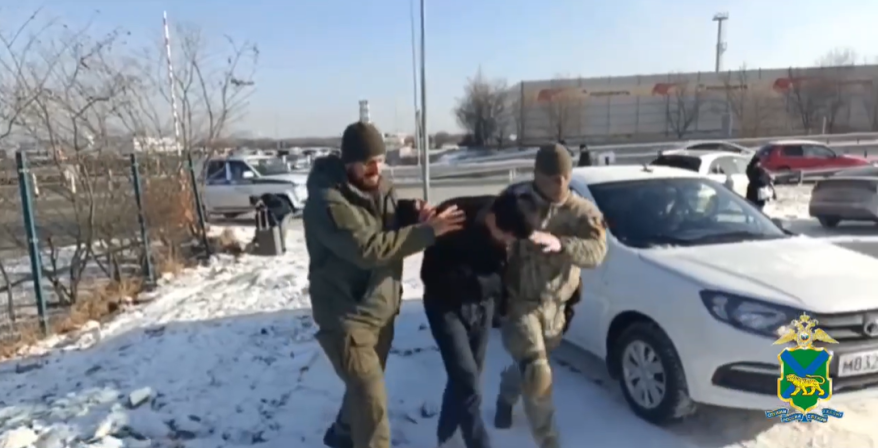 12 таксистов-нелегалов задержаны силовиками в Приморье