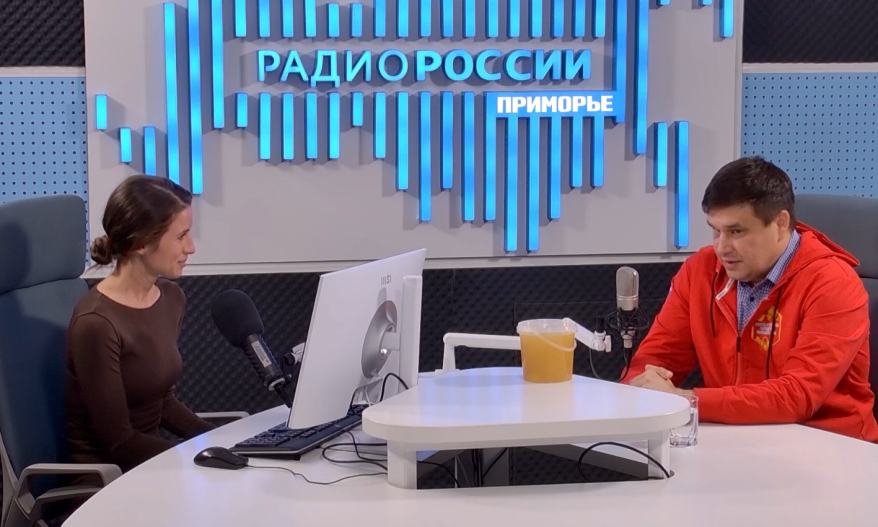 В Приморье изучают проблему массового падежа пчел. Интервью