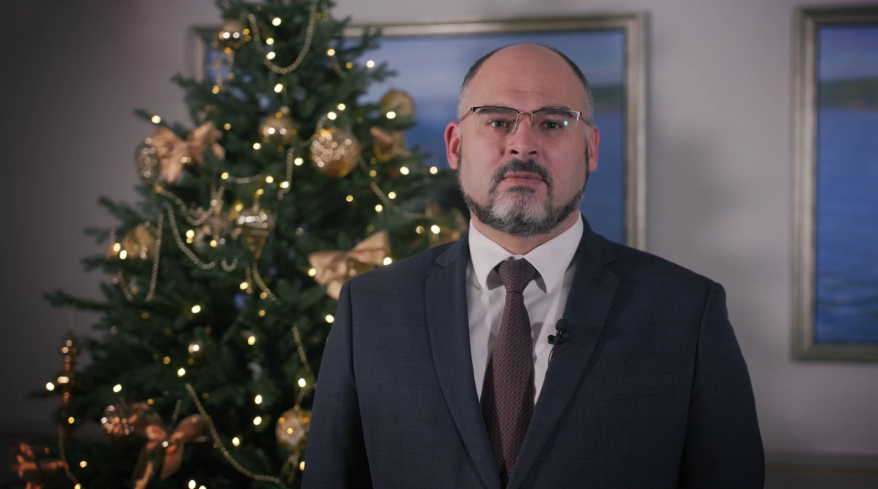 Глава Владивостока Констанин Шестаков поздрааил горожан с наступающим 2026 годом