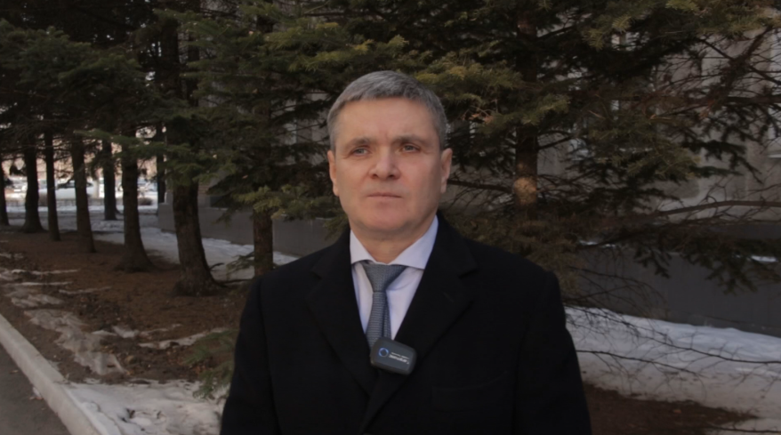 Глава Уссурийска Евгений Корж поздравил горожан с наступающим Новым годом