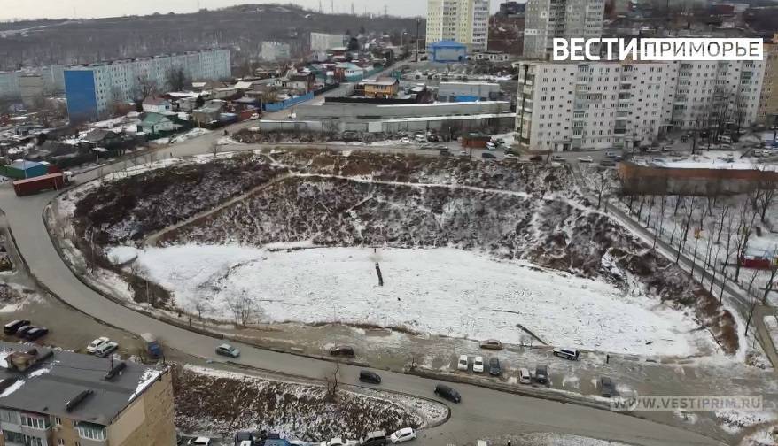 Кипяток хлещет в озеро с черепахами во Владивостоке