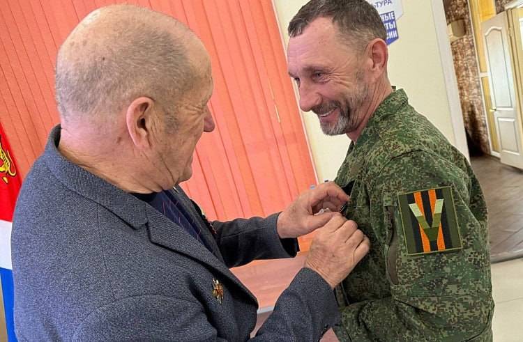 Приморский доброволец награждён медалью за доблесть и отвагу