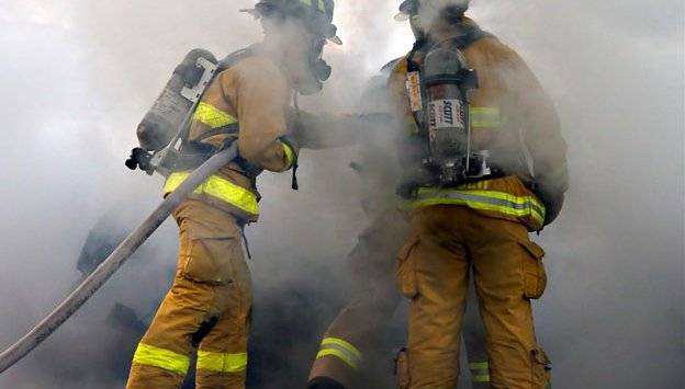 В Уссурийске загорелся многоквартирный дом