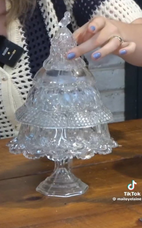 Бабушкин хрусталь снова в тренде: приморцы выбирают новогодние подарки с историей