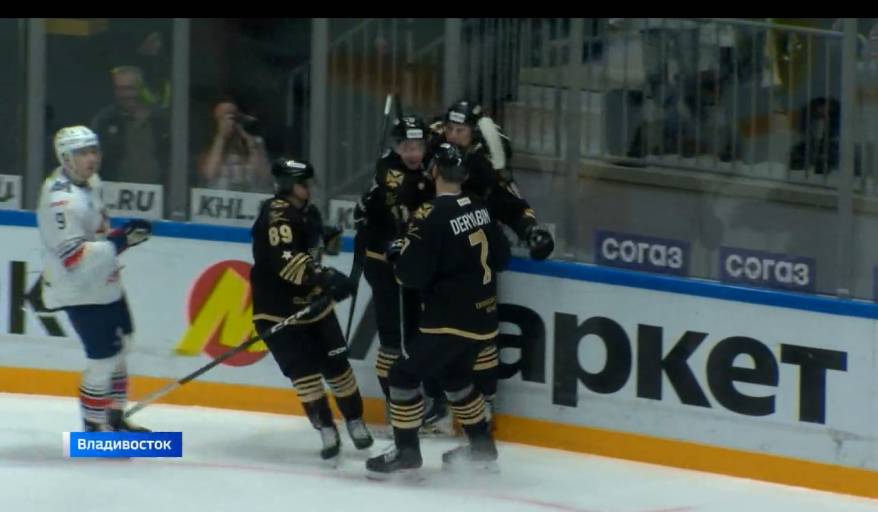 ХК «Адмирал» уступил «Металлургу» в матче КХЛ