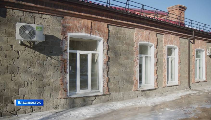 Здание с 125-летней историей восстанавливают на Русском острове