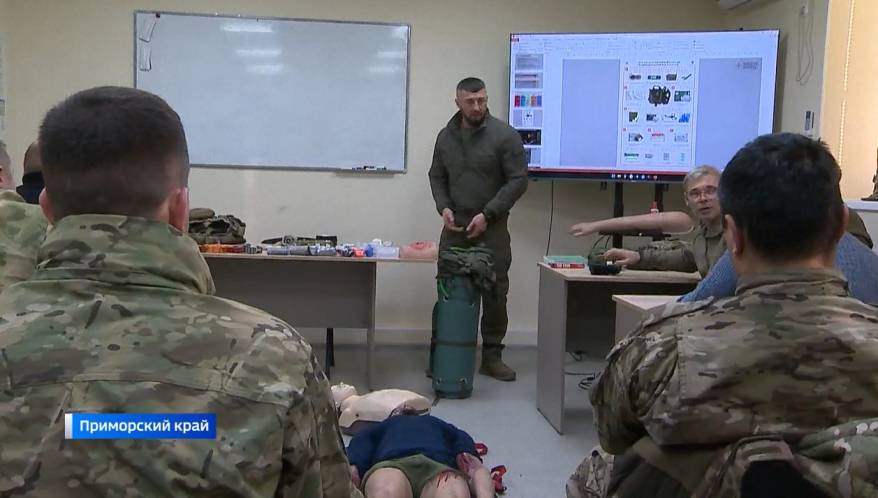 Навыки управления «боевыми ласточками» оттачивают добровольцы в штабе отряда «Тигр»