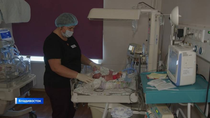 Родила в машине скорой: маленькое чудо появилось на свет на дороге Владивостоке