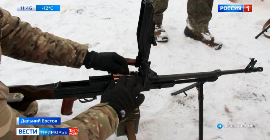 Военнослужащие ВВО отрабатывают навыки армейской тактической стрельбы