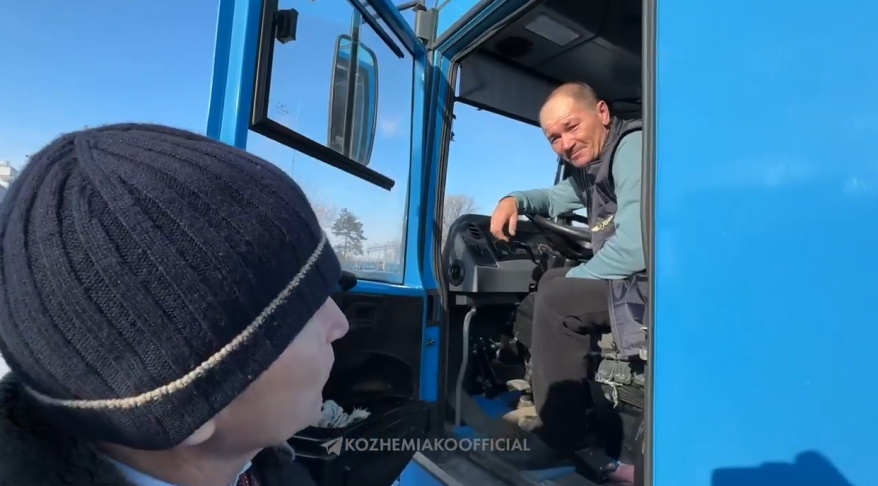 Водители муниципальных автобусов в Приморье начали получать униформу