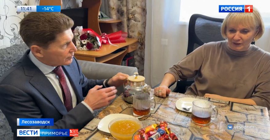 Олег Кожемяко навестил мать Героя Приморья Ильи Гаврилова