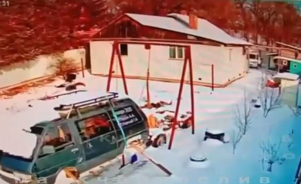 Момент взрыва частного дома в Уссурийске попал на видео