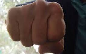 Хук в лицо: в деле об инциденте возле здания суда во Владивостоке поставлена точка