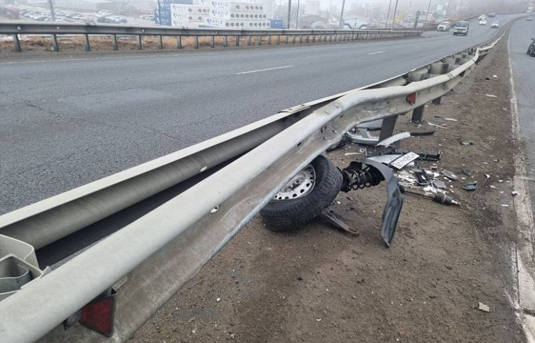 Столкновение и полет в леера: жуткая авария с пострадавшими во Владивостоке