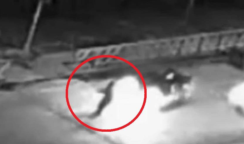 Пешеход взлетел и рухнул на асфальт: момент ДТП во Владивостоке попал на видео