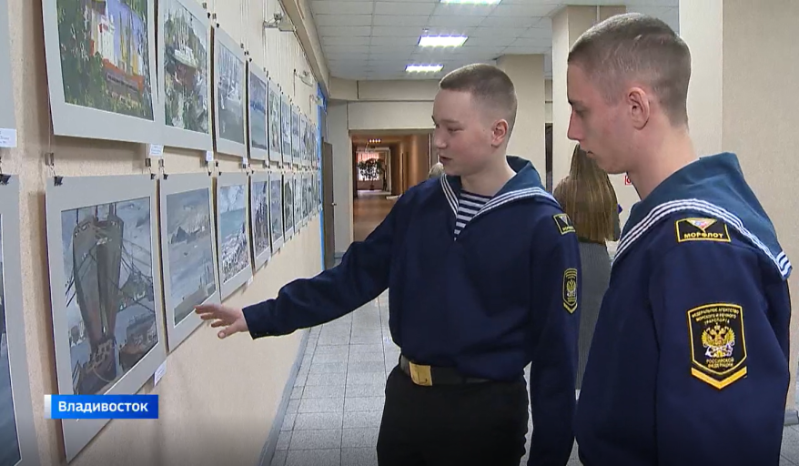 Открыть окно в прошлое Владивостока можно на выставке новосибирского художника