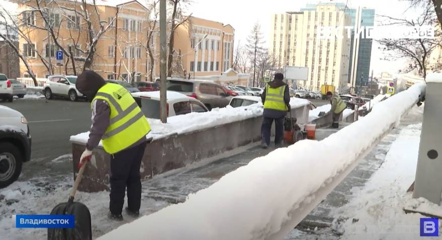 «В резерв с лопатой»: безработные выйдут на расчистку улиц