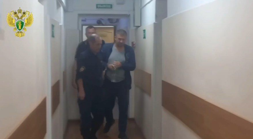 Бывший начальник отдела судебных приставов во Владивостоке попался на мошенничестве