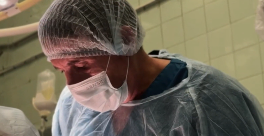 Хирург из Приморья спас сотни жизней бойцов в зоне СВО