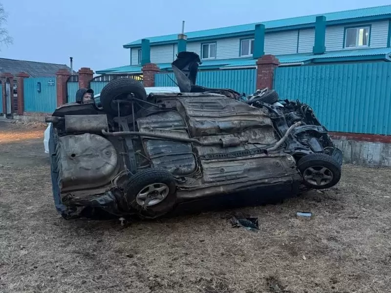 В Приморье 20-летний лихач без прав "разложил" автомобиль об припаркованную Honda