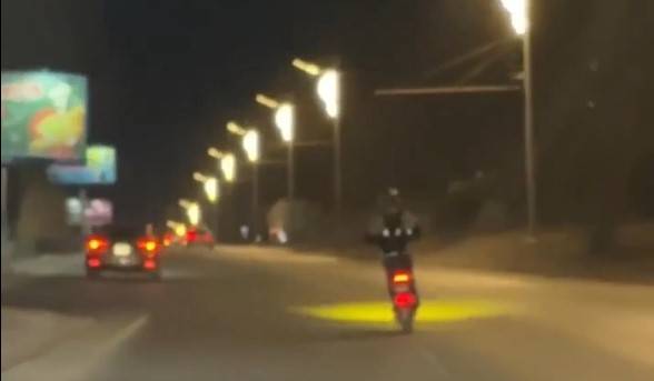 Безумный водитель самоката «навел шороху» на дороге Владивостока