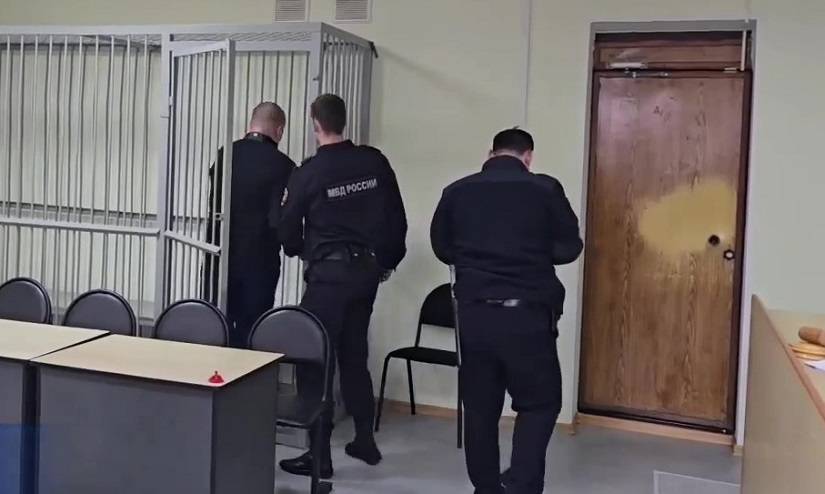 Ничего святого: второй вымогатель денег у семей бойцов СВО заключен под стражу в Приморье