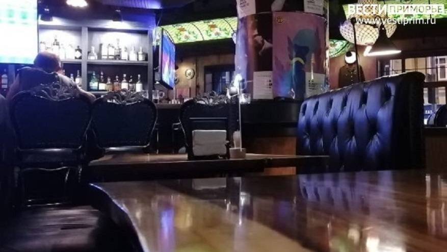 «Набрасывались с кулаками»: массовая драка в кафе во Владивостоке напугала посетителей
