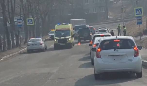 Движение затруднено: пешехода сбили на «зебре» во Владивостоке