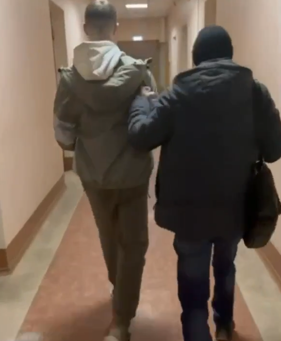 В Приморье пенсионерка отдала курьеру мошенников полмиллиона рублей