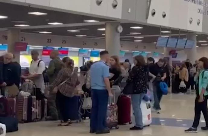 Приморских туристов начнут эвакуировать из Дубая