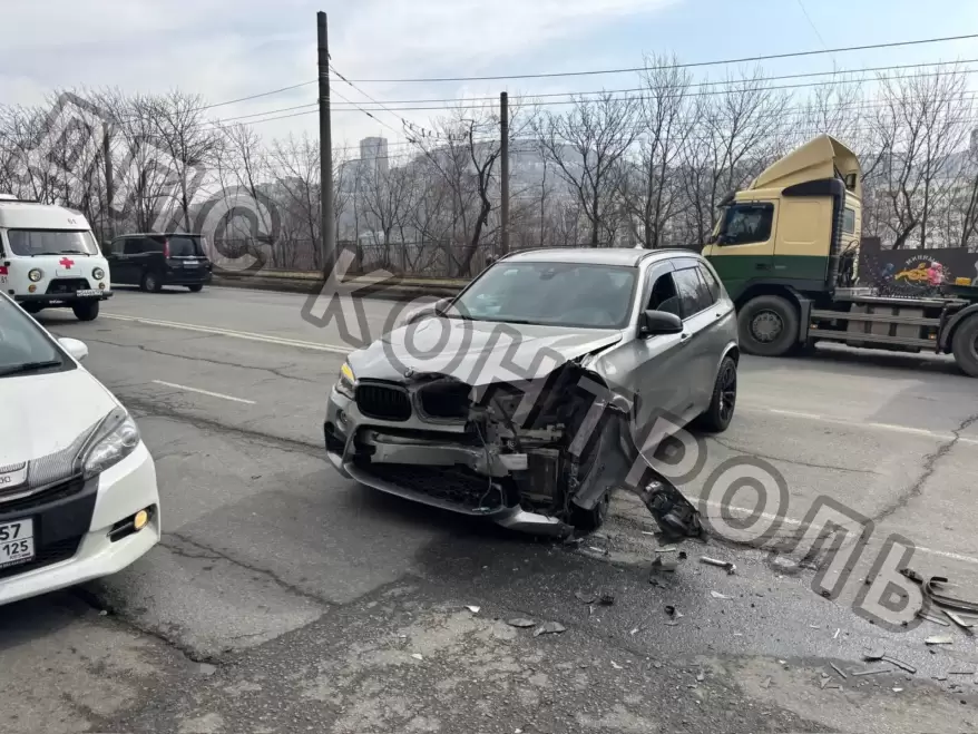 "Снёс морду": серьезное ДТП во Владивостоке