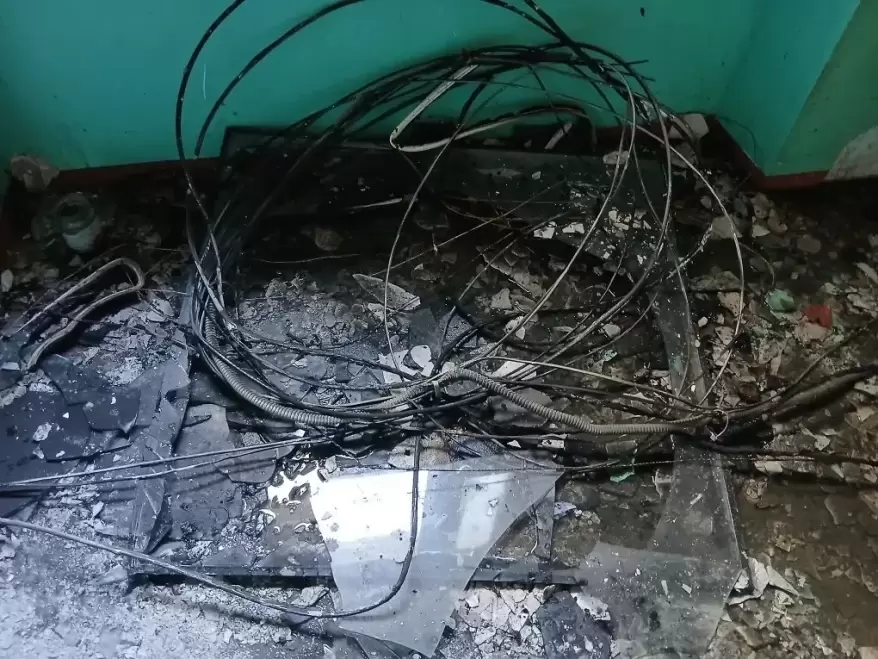 Подростки устроили пожар в подъезде жилого дома в Приморье