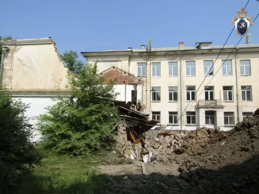 Дело по факту обрушения школьной пристройки в Приморье передано в суд