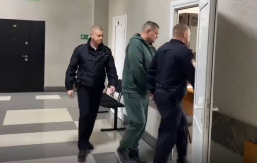 Житель Владивостока умышленно наехал на пешехода в ходе конфликта