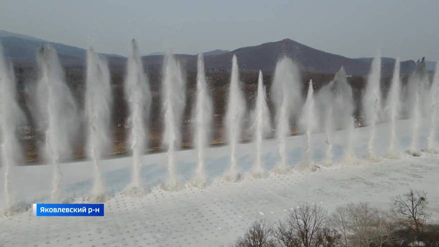 Саперы с взрывчаткой спасают мосты в Приморье