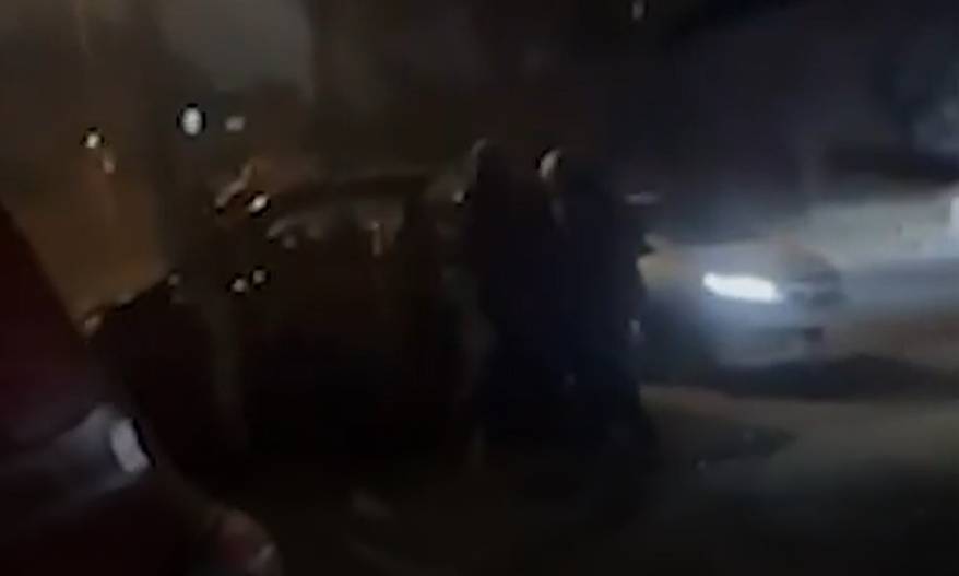 «Рыдает, помочь не может»: разборки с битами в руках устроила молодежь во Владивостоке