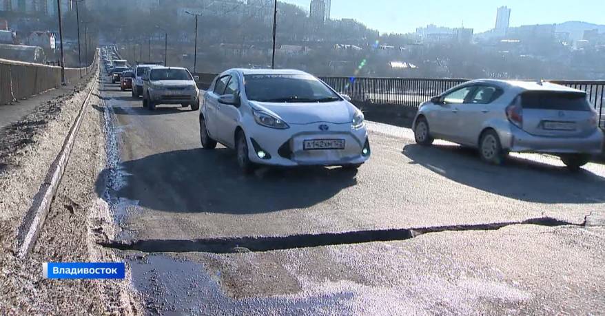 Во Владивостоке будет ограничено движение по Рудневскому мосту из-за ремонта
