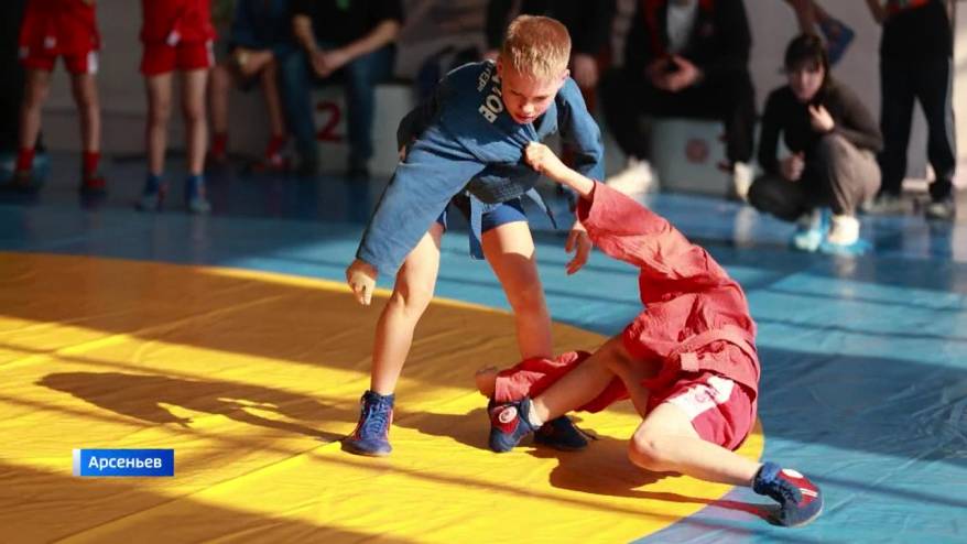 Юные самбисты показали мастерство на этапе турнира «Кубок за самбо» в Приморье