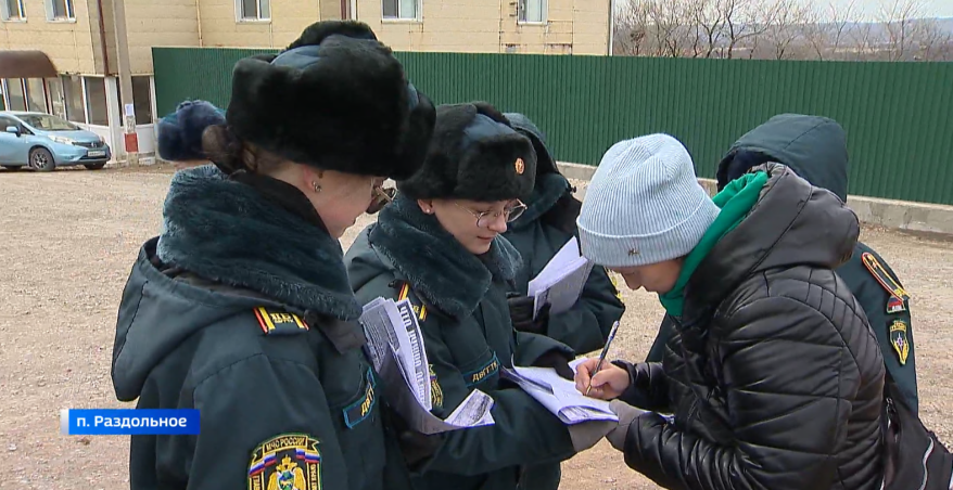 В Приморье сотрудники МЧС проводят профилактические противопожарные рейды