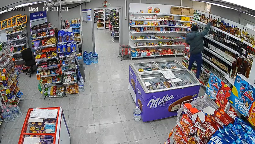 Мужчина обнес алкомаркет во Владивостоке