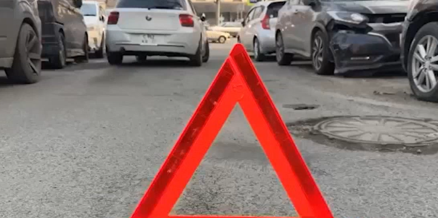 Водитель BMW протаранил несколько автомобилей во Владивостоке