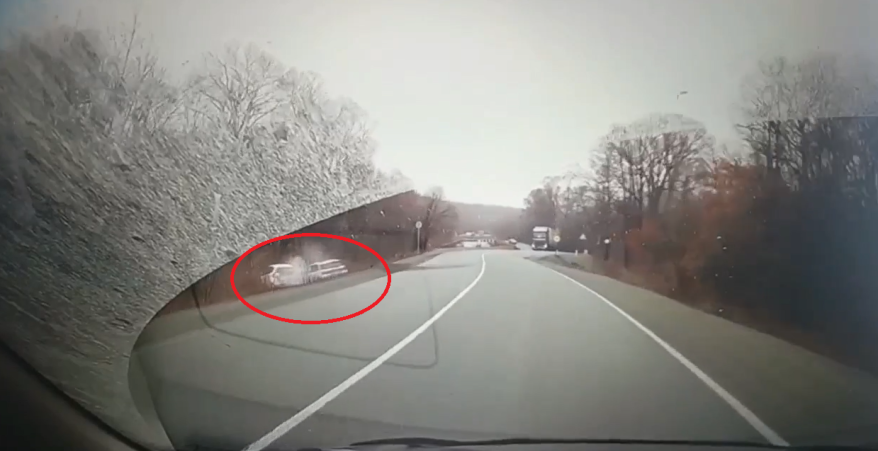 Fit вылетел в "лоб": дичайшее ДТП в Приморье - есть пострадавшие