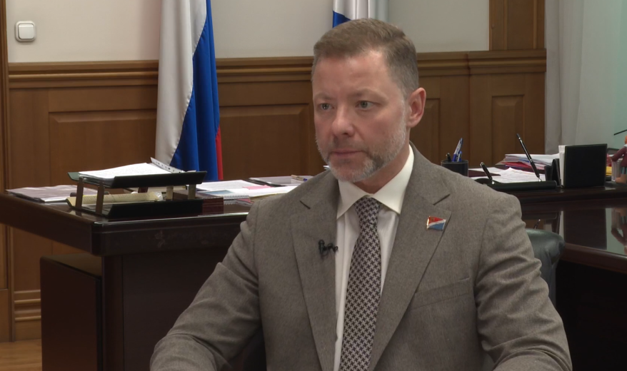 Новые инициативы для улучшения безопасности и инфраструктуры в Приморье. Интервью с Антоном Волошко