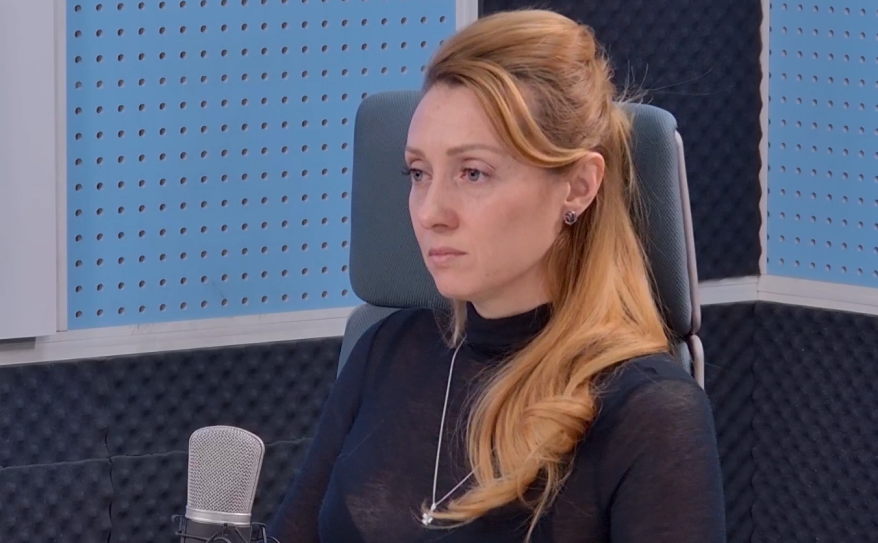 «Плетём для своих»: как волонтёры поддерживают армию маскировочными сетями. Интервью