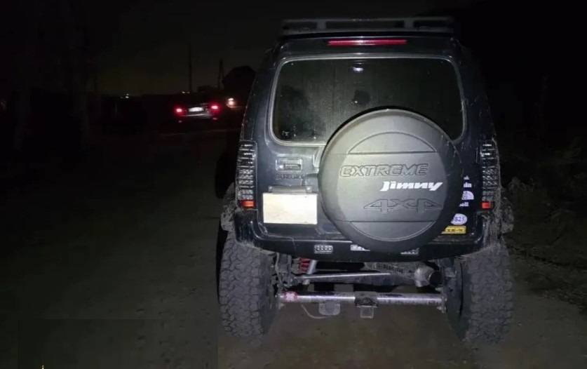 В Приморье мужчина выпал из авто на дорогу во время движения