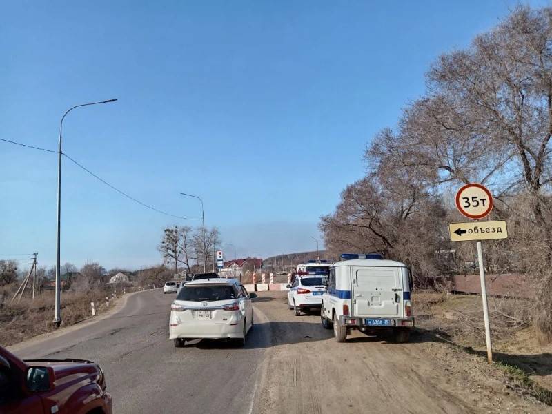 Мотоциклист влетел в бетонное ограждение моста в Приморье