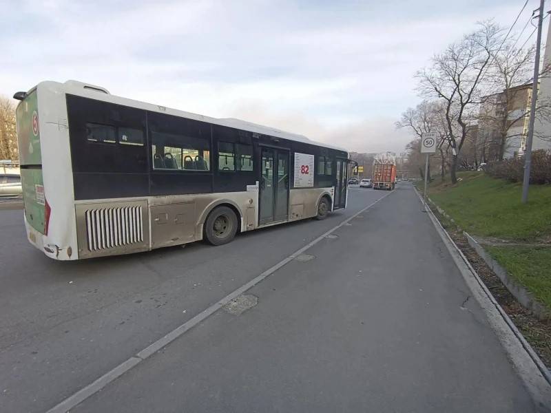 "Головой в лобовое стекло": девушка пострадала в ДТП с участием автобуса в Приморье